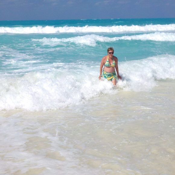 Meet your Posher, Mireille - Picture 1 of 1